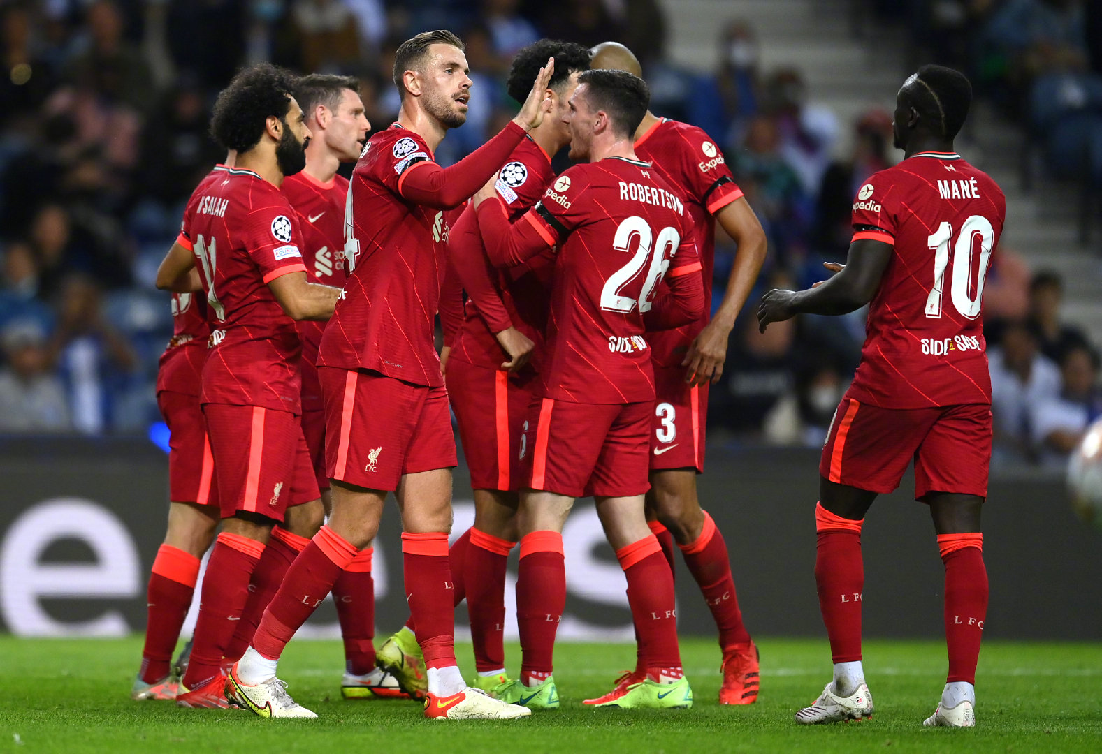 欧博娱乐网站 -波尔图迎英超关键赛，今晚防线松动，引发热议，赛程密集仍需轮换 